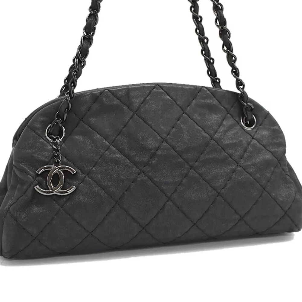 CHANEL Wildstitch CC Charm Calfskin Leather Chain Shoulder Bag ( like new)